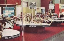 Stand des Deutschen Außen- und Innenhandel Transportmaschinen auf der Internationalen Fahrrad- und Motorrad-Ausstellung (IFMA) 1967 in Köln.