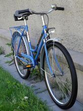 Anders als zu dieser Zeit bei Fortschritt und Mifa üblich, besitzt dieses Fahrrad keine Gumwall-Bereifung.