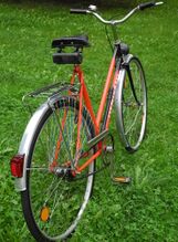 Dieses Sportrad ist eines der letzten mit Kleidernetz. Ab 1990 wurden Schutzbleche ohne Löcher verwendet.