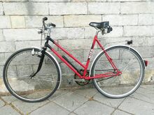 Dieses Fahrrad ist von Anfang 1990 und weist bereits einige Modifikation im Vergleich zum Modell 1989 auf. Pedale eventuell nicht original.