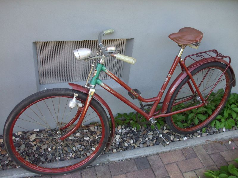 Datei:Mifa Modell 351 rot.jpg