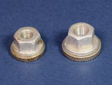 Zeitraum: 1950er/1960er Jahre Hersteller: RENAK Verwendung: Diamant Bahnräder Material: Aluminium, Stahl verchromt Bemerkungen: besonders leichte Achsmuttern, gleiche Rauscheiben wie bei RENAKFlügelmuttern; wenig haltbar