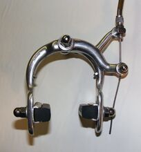 Alda-Seitenzugbremse Zeitraum: 195x bis 1964 Verwendung: Diamant Rennräder und Sporträder Material: Aluminium Bemerkungen: breitere Ausführung (für Vorderrad)