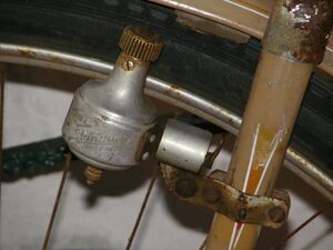 Zeitraum: spätestens 1957 bis ca. 1960 Verwendung: u.a. Tourenräder von Mifa Material: Aluminium, Stahl Farben/Varianten: silber/Aluminium blank Bemerkungen: Modell "Standard", später mit gleicher Bezeichnung auch von FER produziert