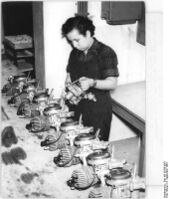 Blick in die produktion des MAW-Hilfsmotors. (September 1954)