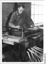 Linieren der Rahmen. (1949)