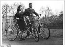 Besitzer neuer National-Fahrräder, Januar 1950.