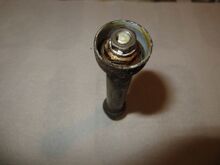 Nötig ist dies um altes Fett zu entfernen und neues in das Lager einzubringen.