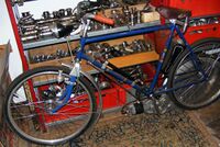 Brandenburg-Fahrrad mit Federgabel.