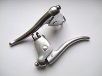 Bremsgriffe ungeprägt, Hersteller wohl Optima, Baujahr 1955, verbaut an: Mifa-Sporträdern von 1954/55 und Diamant-Sporträdern von 1955, Material: Aluminium