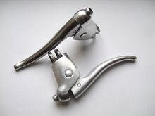 Optima-Bremshebel (ungeprägt) Zeitraum: 1954 bis 1955 Verwendung: Mifa-Sporträder und Diamant-Sporträder Material: Aluminium Bemerkungen: