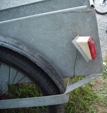 Rücklichthalter mit Rücklicht.