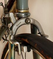 Diamant-Felgenbremse Zeitraum: vrmtl. bis 1954 Verwendung: Diamant Modell 67 Material: Aluminium Bemerkungen: Vorkriegsmodell