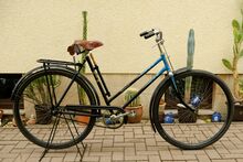 Diamant Modell ED, Baujahr 1958 Seinerzeit für den Export nach Polen gefertigt. Vermutlich wurde das Fahrrad ohne Beleuchtung ausgeliefert, da sich keine Montagespuren im Lack finden lassen. (Detailbilder)