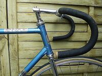 Im Gegensatz zu den Straßen-Rennrädern besaß das Modell 35 708 einen Vorbau aus Stahl.
