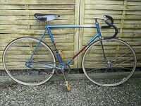 Auch dieses Bahn-Rennrad von 1987 besitzt die letzte Variante des Rahmendekors.