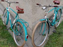 Vollständig und original erhalten.