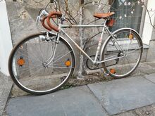 Ein Modell 35 709 von 1982. Das Lenkerband wurde erneuert. Die Halterung für das Rücklicht ist vorhanden, während das Rücklicht selbst fehlt.