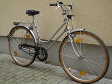 Es handelt sich um das Modell 35 162 in einer modifizierten Ausführung. Wahrscheinlich wurde dieses Modell für den Export konzipiert, denn Binnenlandausführungen sind aus der Zeit vor 1989 bisher nicht belegt.