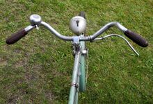 Details der Lenkerpartie des vorstehenden Fahrrades.
