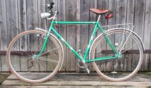 Ein Exemplar mit grünem Lasurlack von 1955, Originalzustand. Ausführung mit Leerlaufzahnkranz.