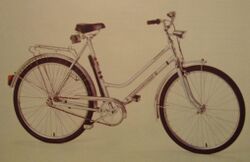 Letzte Ausführung aus den späten 1980er-Jahren mit neuem Kettenblatt, anderem Gepäckträger, PUR-Sattel und neuem Rücklicht
