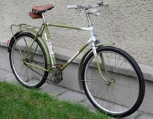 Ein originales Exemplar von 1975. Der olivgrüne Farbton wurde nur 1974/75 verwendet.