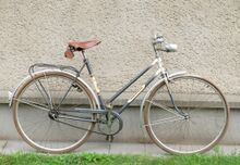 Original erhaltenes Exemplar von 1965, lediglich die Bakelitgriffe fehlen, ebenso wie Luftpumpe und Kleidernetz.