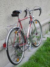 Vorder- und Hinterradnabe von Gipiemme. Auch die Pedale sind nicht aus DDR-Produktion, unklar ist, ob sie original sind.