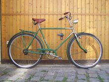 Modell EH aus dem Jahr 1961. Unklar ist, ob die Ausstattung seinerzeit tatsächlich um einen Kettenschutz erweitert wurde oder es sich hierbei um ein Zubehörteil handelt.