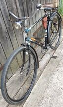 Scheinwerfer AFE mit Schiebeschalter und IKA-Logo auf der Streuscheibe. Dynamo von BALACO.