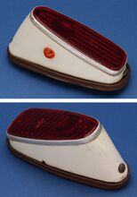 Zeitraum: vrmtl. 1959/1960 Verwendung: vrmtl. nur Zubehörteil Material: Kunststoff, Glas, Aluminium, Innenteil aus Stahlblech, Unterlage aus Gummi Farben/Varianten: weiß, grau Bemerkungen: zur Schutzblechmontage, mit seitlichem Kontrollfenster