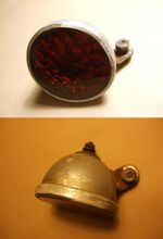 Zeitraum: 195x bis 195x Verwendung: Touren- und Tourensporträder Material: Stahlblech, Glas Farben/Varianten: schwarz, silber Bemerkungen: