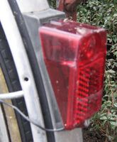 Rücklicht Typ 8507.10 Zeitraum: 1980 bis 1990 Verwendung: alle Fahrradtypen Material: Kunststoff Farben/Varianten: schwarz (im Bild), weiß Bemerkungen: