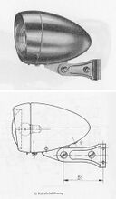 Offenbar nur für Exportmärkte entstanden Varianten mit Gehäuse (lackiert oder verchromt) und Frontring (verchromt) aus Stahlblech. Dieser Katalogauszug von 1965 zeigt den Scheinwerfer mit einem Klemmhalter.