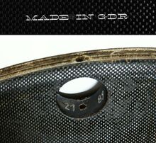 Die Scheibenräder aus DDR-Produktion tragen gegenüber des FES-Logos die Beschriftung "Made in GDR". In der Aussparung für das Ventil finden sich außerdem Woche und Jahr der Herstellung.