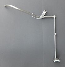 Gestänge-Stempelbremse Zeitraum: 19xx bis 19xx Verwendung: Fahrräder von Möve, Simson und IFA Schönebeck Hersteller: Material: Stahl (verchromt) Bemerkungen: Verbindung zwischen Griff und Bremsstange verschraubt. Bremse im Bild von einem IFA Schönebeck-Tourenrad um 1950.