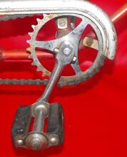 Kinderrad-Kettenblatt Zeitraum: 196x bis 198x Verwendung: 12,5"-Kinderräder von Gerhard Krüger und VEB Metallmöbel Berlin Material: Stahl (verchromt) Größe: Zahnbreite: 2,8 mm (für 1/8"-Kette)