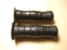 Fahrradgriffe Kennzeichnung: keine Zeitraum: 1978 bis 1990/91 Verwendung: Diamant, Mifa, IFA Touring Material: Kunststoff Farben: schwarz, weiß Bemerkungen: Hersteller unbekannt, normal-lange Ausführung