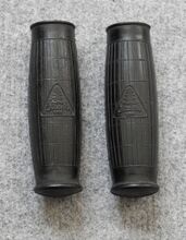 Fahrradgriffe Kennzeichnung: EB Gummiwerk Elastik Gotha Zeitraum: 1950er Jahre Verwendung: Material: Gummi Farben: schwarz Bemerkungen: