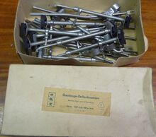 Gestänge-Stempelbremsen Bemerkungen: Links gezeigte Stempelbremse in Original-Verpackung (keine Verkaufs-Verpackung).