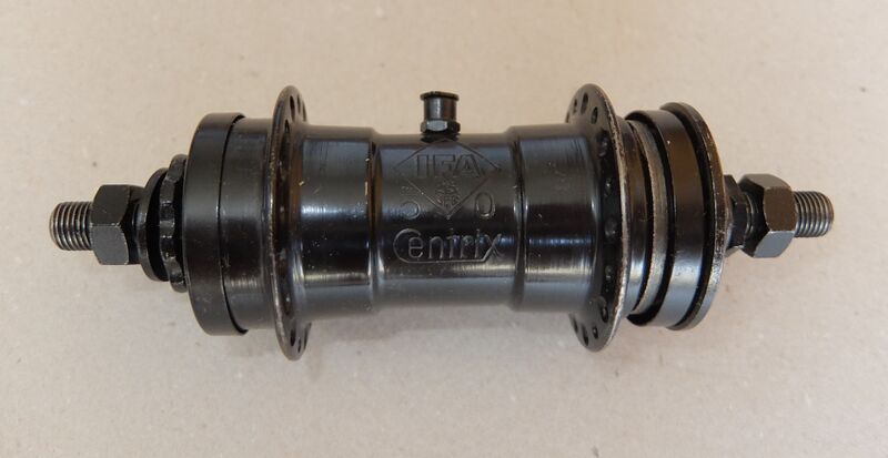 Datei:IFA Centrix Rücktrittnabe schwarz lackiert.jpg