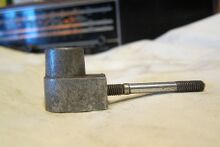 Führung für Seilzug-Stempelbremse Zeitraum: 1963/64 bis etwa 1970 Material: Aluminium Bemerkungen: