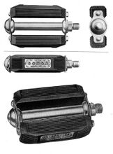 Rückstrahlerpedale "Infesto Nr. 300" Zeitraum: 195x bis mind. 1965 Hersteller: Infesto Verwendung: Herren-Tourenräder Material: Stahl (verchromt), Gummi, Glas Bemerkungen: aufgepresste Staubkappe, Trittfläche 92x72mm
