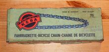 Hersteller: KEBA (als Betrieb des VEB Fahrzeug und Jagdwaffenwerk Suhl) Zeitraum: vor 1964 Gliederzahl: 106 (überstempelt mit "86") Bemerkungen: Standardkette, Exportartikel (Verpackung mehrsprachig bedruckt)