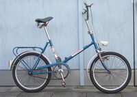 Auch dieses Klapprad aus dem Jahre 1975 besitzt bereits einen offenen Hinterbau. Die Ausführungen mit Glockentretlagern sind eher selten.