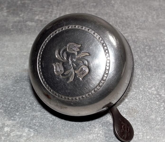 Datei:Klingel Luther Tulpenmotiv 1950er 1960er.JPG
