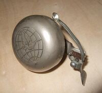 Rennradklingel mit Taubenmotiv, 19?? bis 19??, Material: Stahl verchromt, verzinkt