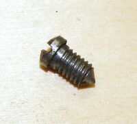 Zeitraum: 195? bis 195? Verwendung bekannt an: Kontaktschraube an FEK-Dynamohalterung Oberflächenbehandlung: verchromt Bemerkungen: schmaler, hoher Halblinsenkopf