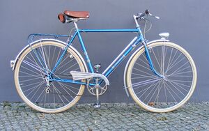 =============================================== Reifen von Kowalit, Scheinwerfer und Dynamo von FER, Rücklicht von BALACO.